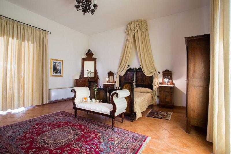 Castello Di Altomonte - Oda