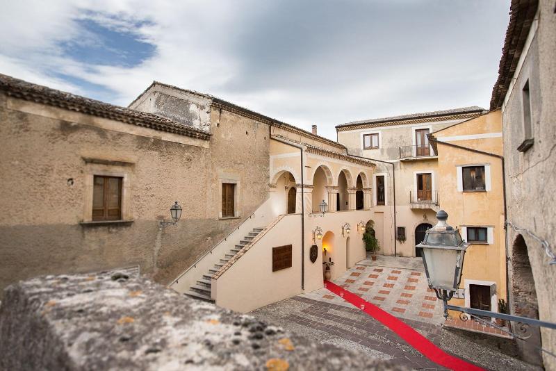 Castello Di Altomonte - Teras