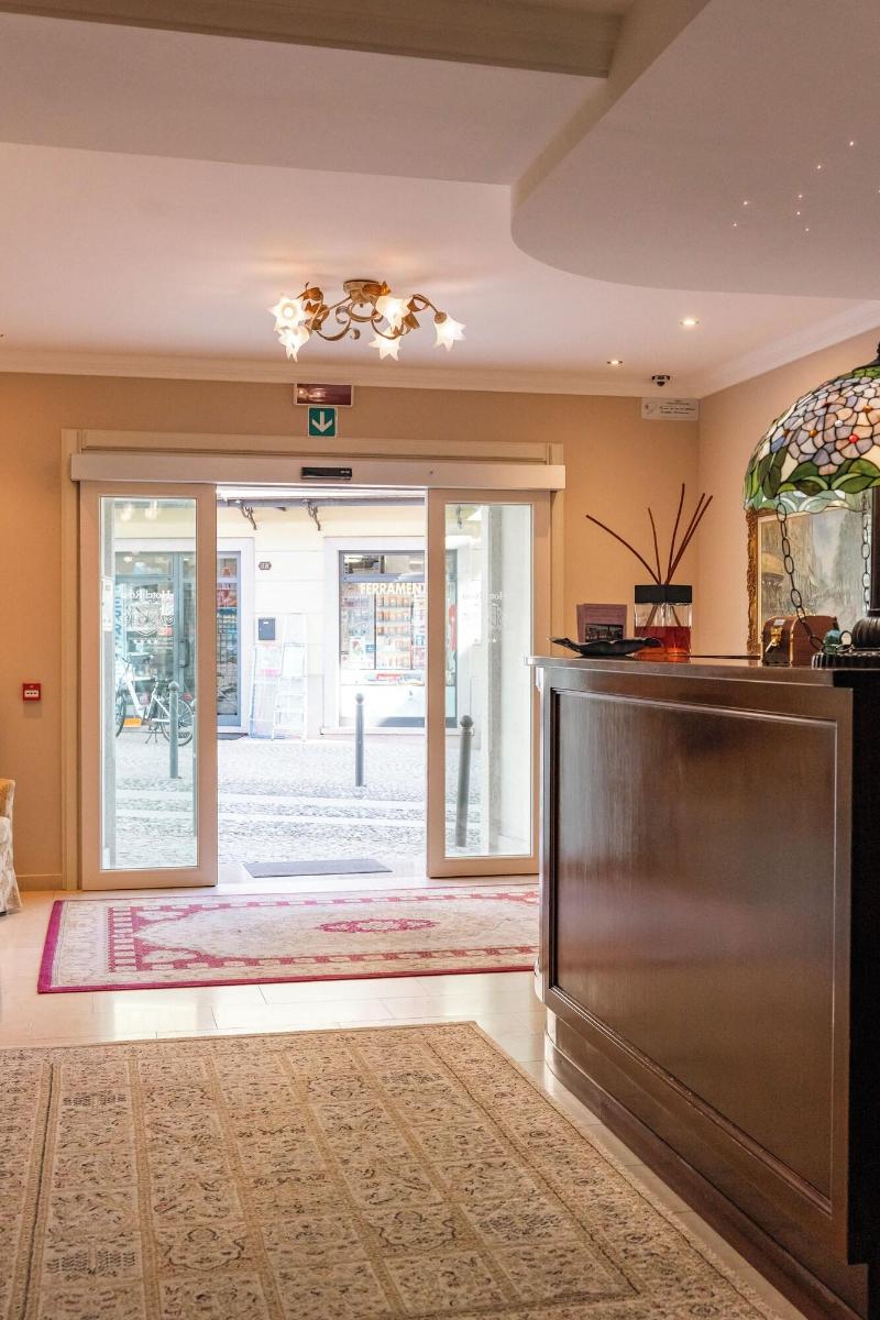 Hotel Rosa - Lobi