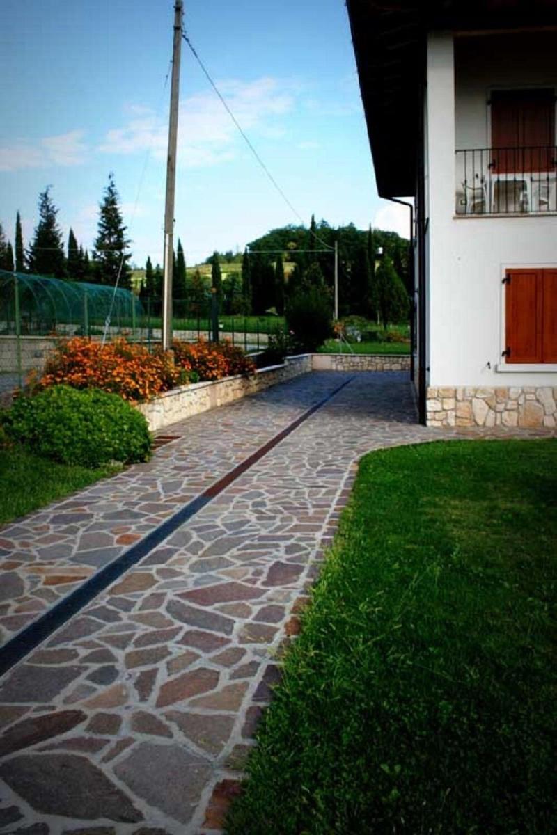 Garni Marika - Genel