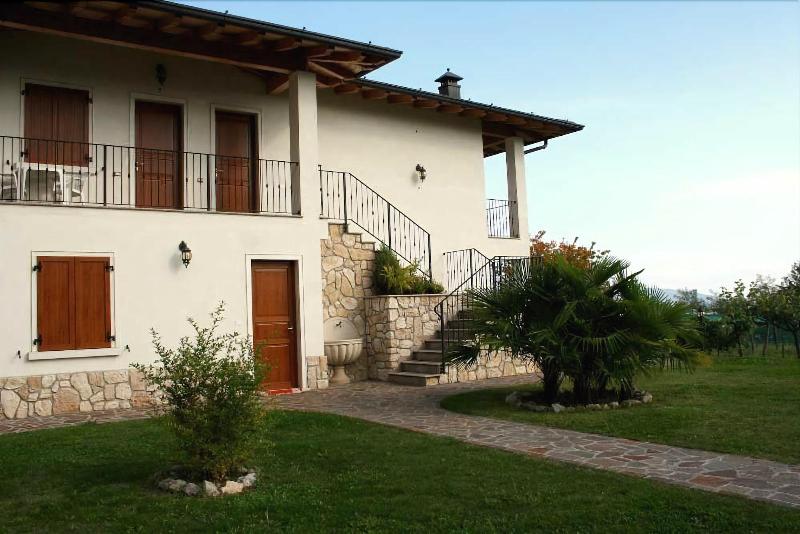 Garni Marika - Genel