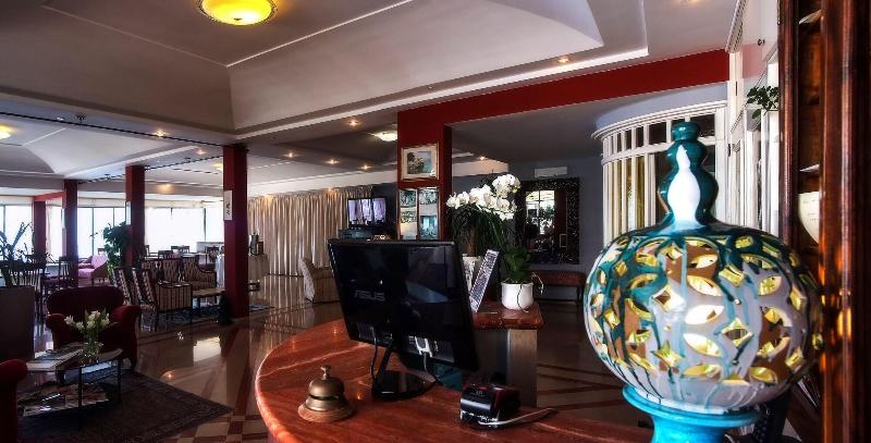 Garden Hotel - Lobi