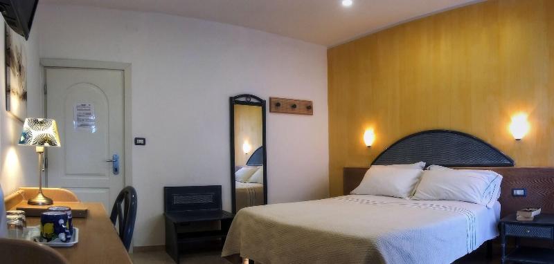 Garden Hotel - Oda