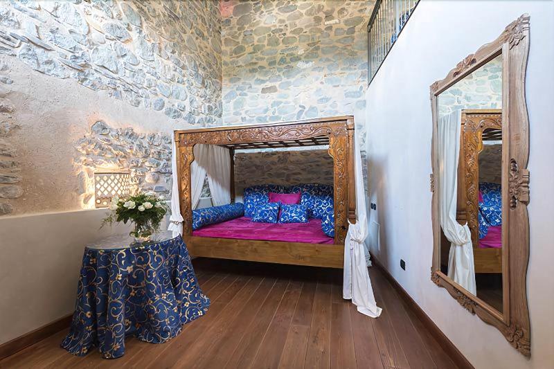Castello Di Pontebosio Luxury Resort - Oda