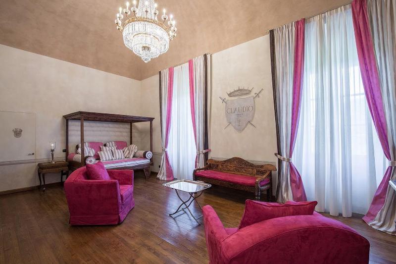 Castello Di Pontebosio Luxury Resort - Oda