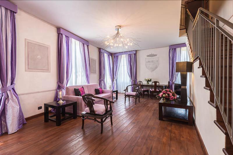 Castello Di Pontebosio Luxury Resort - Oda