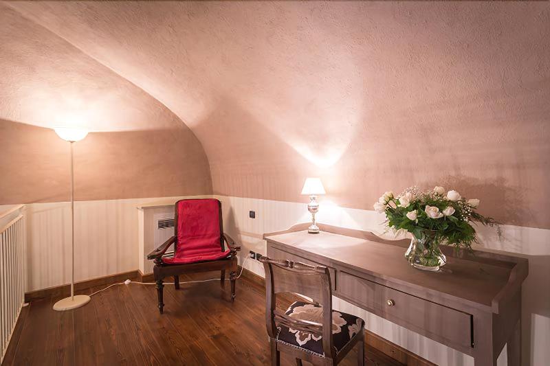 Castello Di Pontebosio Luxury Resort - Oda