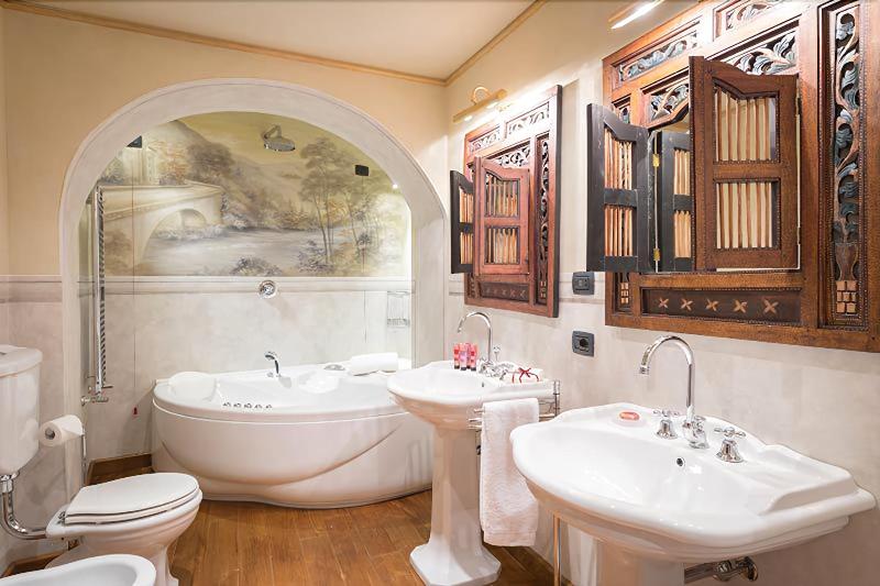 Castello Di Pontebosio Luxury Resort - Oda