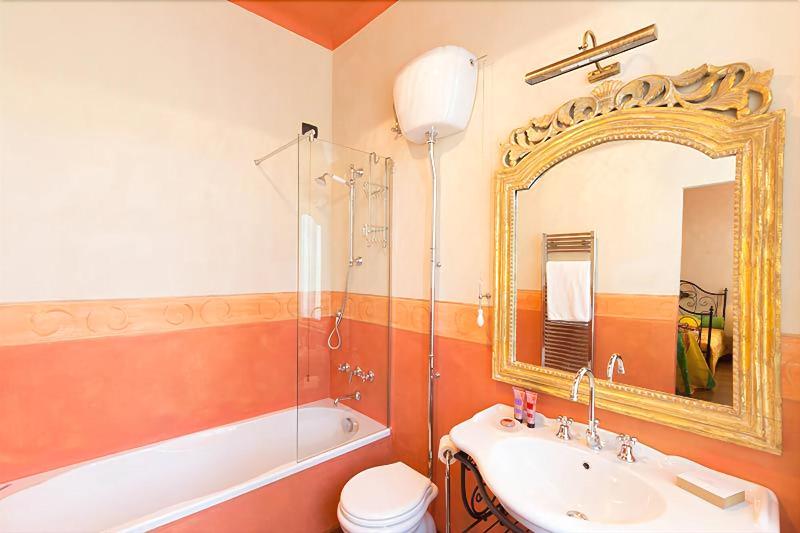 Castello Di Pontebosio Luxury Resort - Oda