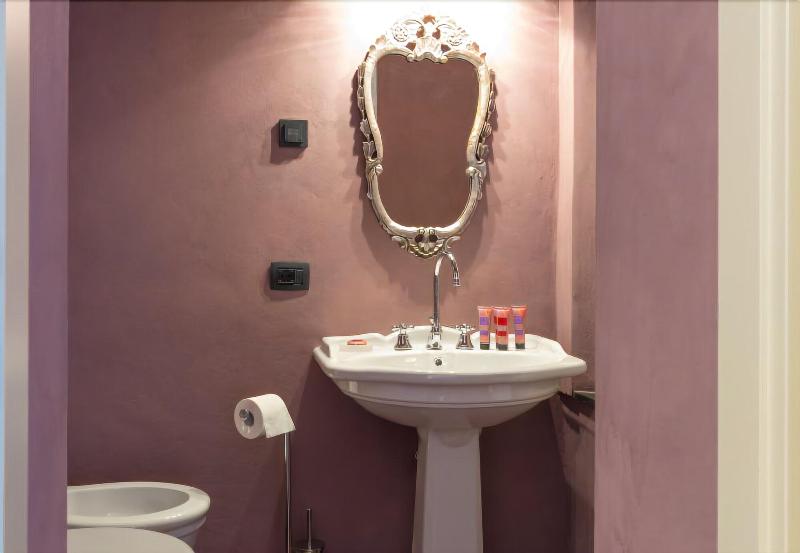 Castello Di Pontebosio Luxury Resort - Oda