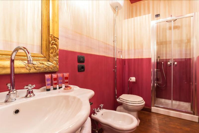 Castello Di Pontebosio Luxury Resort - Oda