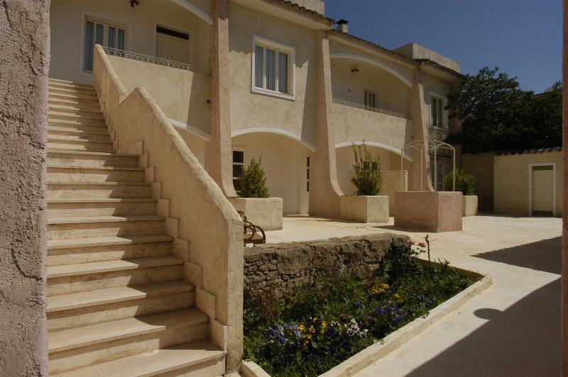 Albergo Diffuso Omu Axiu - Lobi