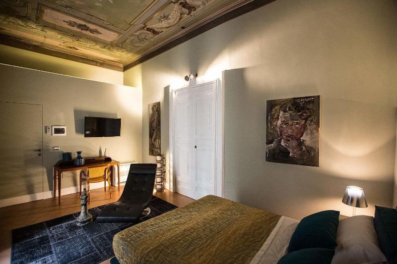 Palazzo Cannavina - Oda