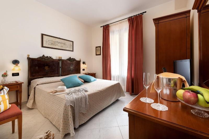 Hotel Mediterraneo - Oda
