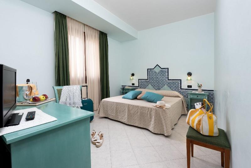 Hotel Mediterraneo - Oda