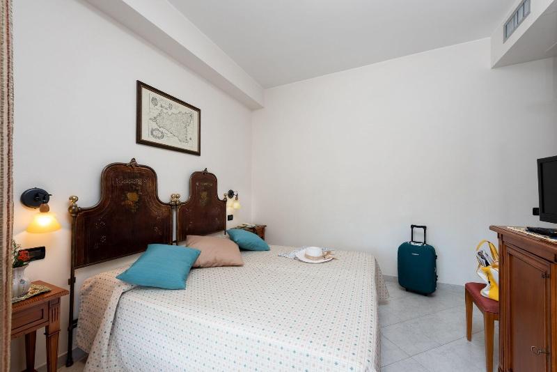 Hotel Mediterraneo - Oda