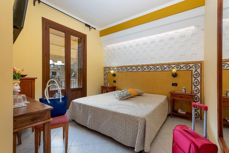 Hotel Mediterraneo - Oda