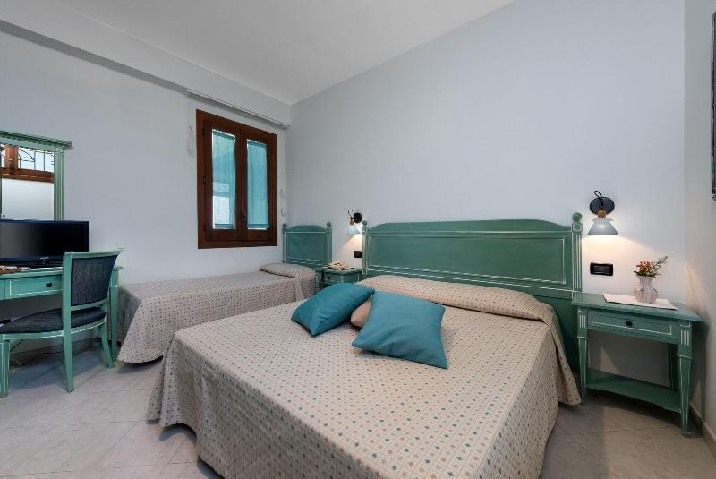 Hotel Mediterraneo - Oda
