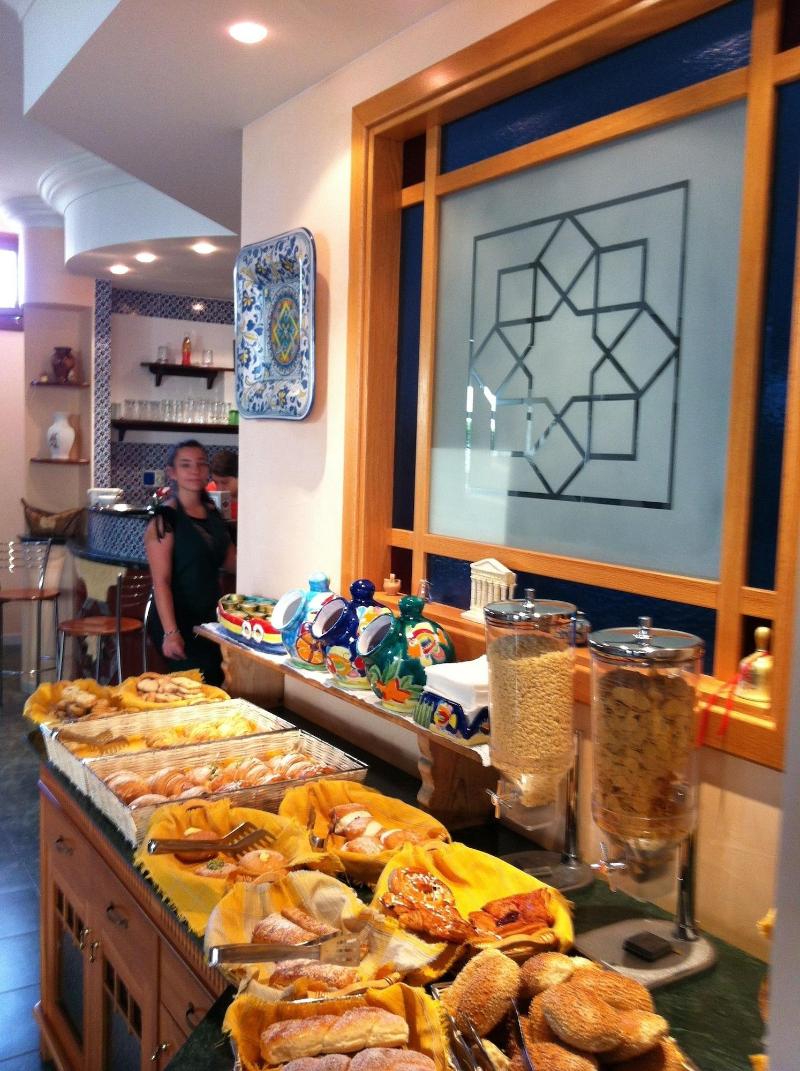 Hotel Mediterraneo - Restoran