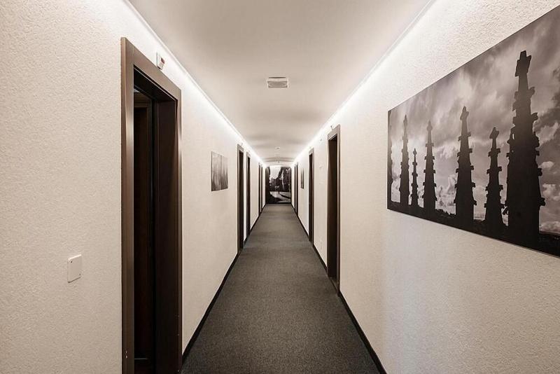 Hotel Alpha - Lobi