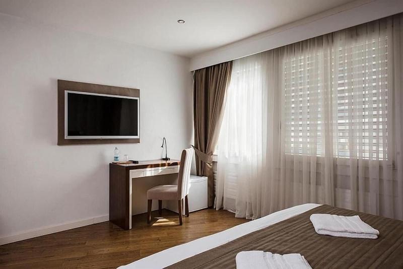 Hotel Alpha - Oda