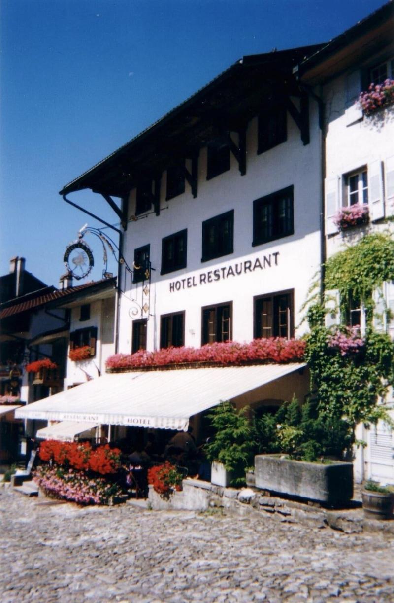 Hotel De Ville - Genel