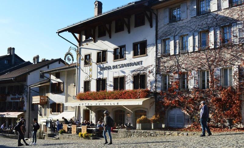 Hotel De Ville - Genel