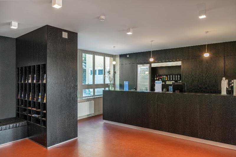Crans-Montana Youth Hostel - Lobi