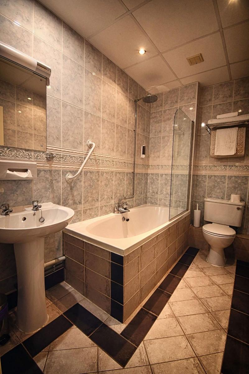 Oliver Cromwell Hotel - Oda