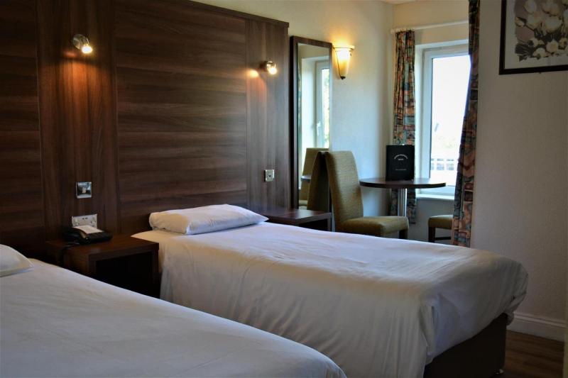 Oliver Cromwell Hotel - Oda