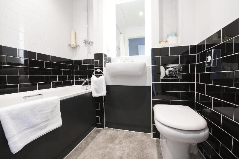 Yarrow Hotel - Oda