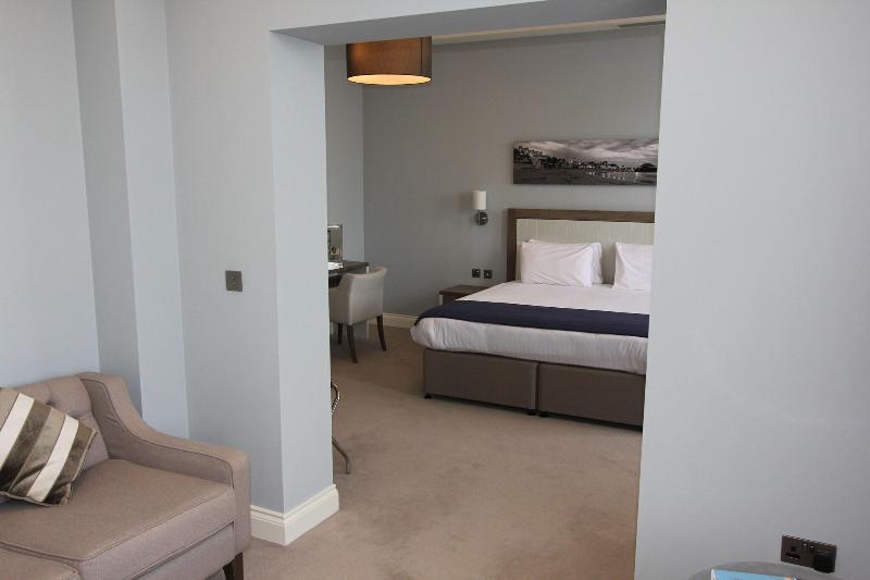 Yarrow Hotel - Oda