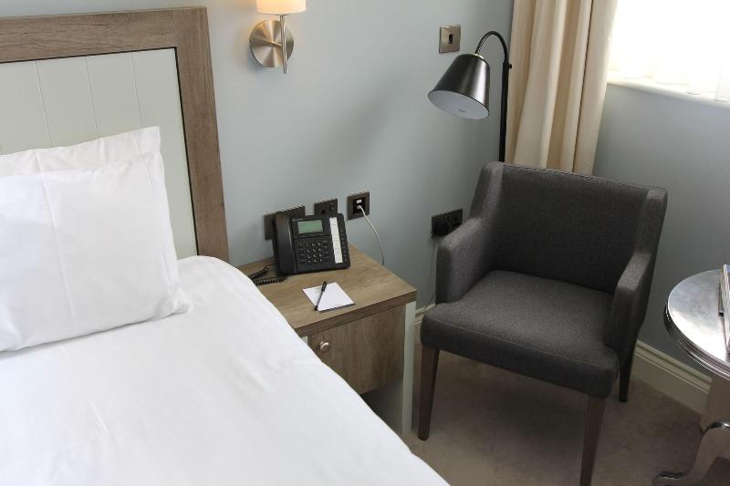 Yarrow Hotel - Oda
