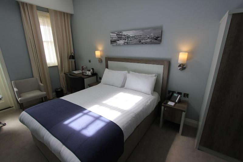 Yarrow Hotel - Oda