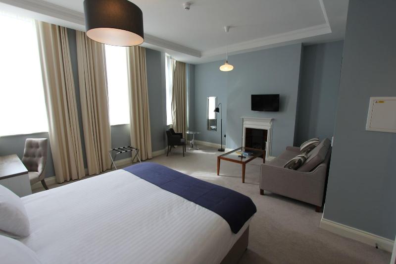 Yarrow Hotel - Oda