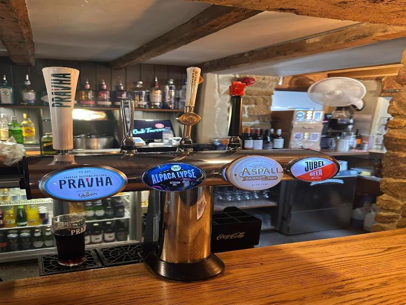 The Three Pigeons Inn - Genel