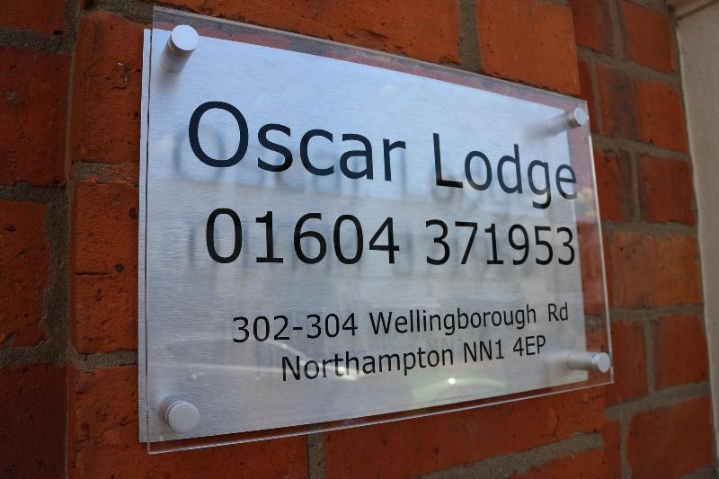 Oscar Lodge - Genel