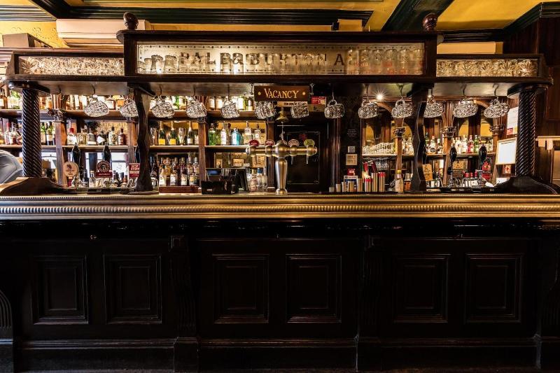 Fox And Anchor - Bar
