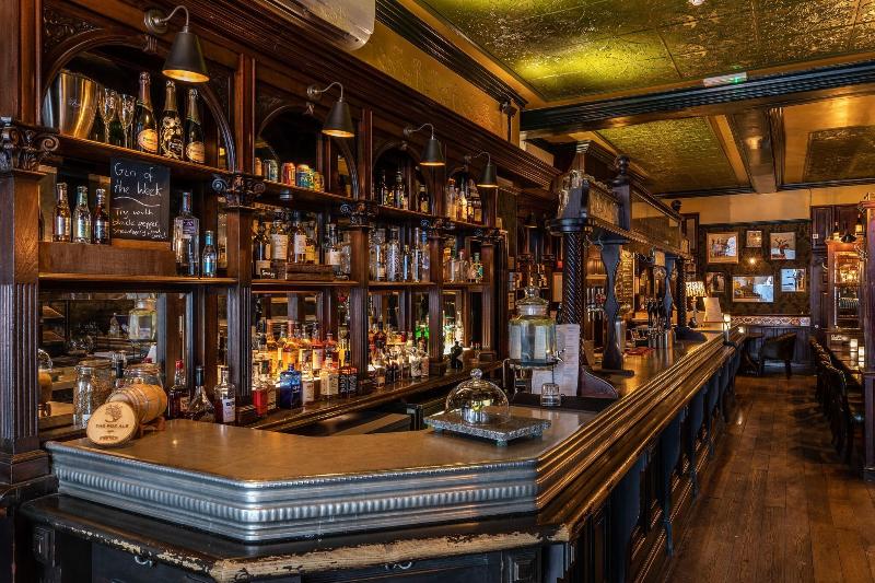 Fox And Anchor - Bar
