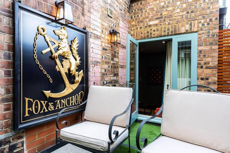 Fox And Anchor - Teras