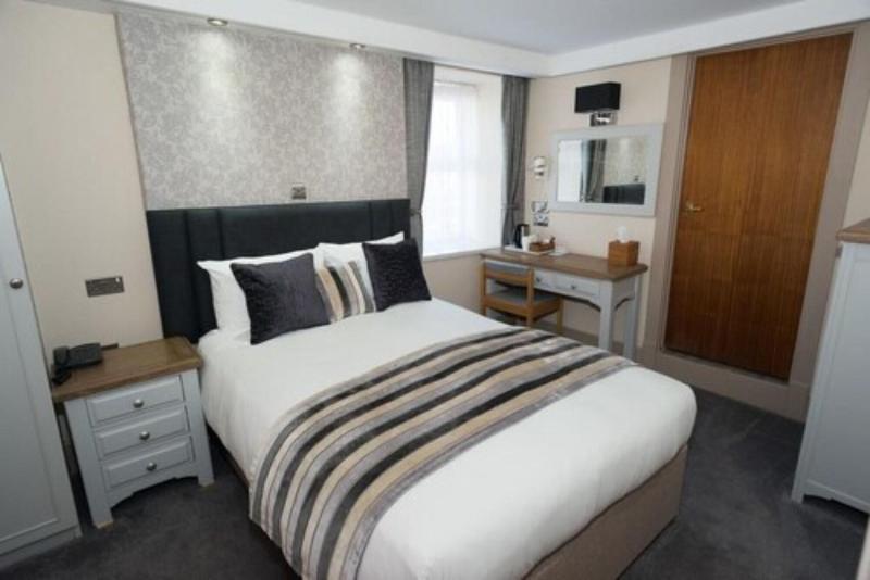 Falcon Hotel - Oda