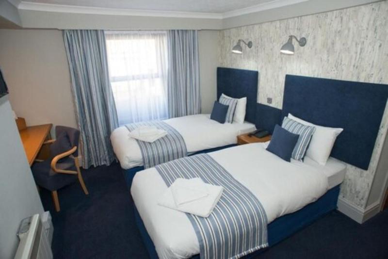 Falcon Hotel - Oda