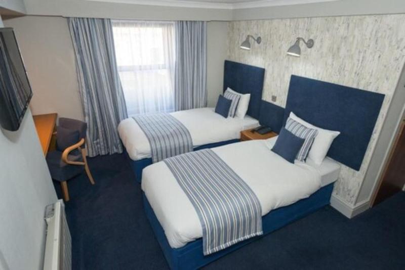 Falcon Hotel - Oda