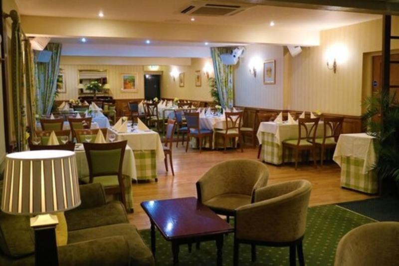 Falcon Hotel - Restoran