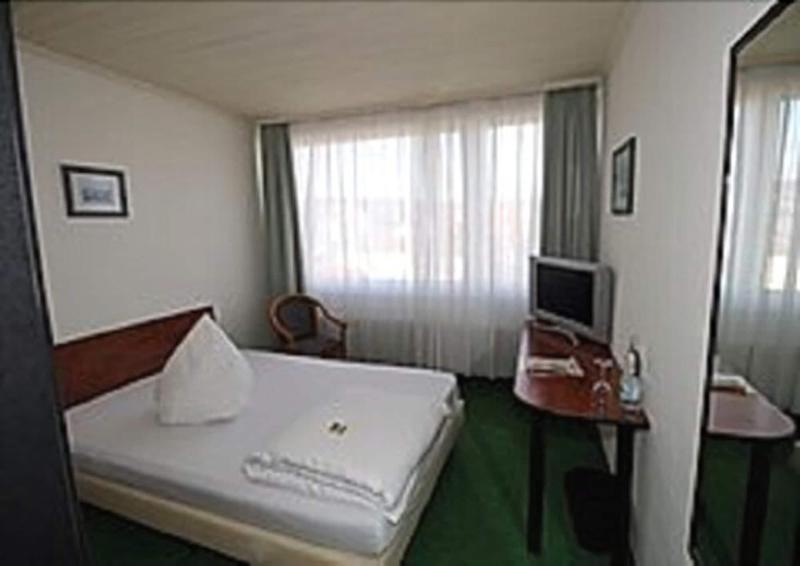 Hotel Alpha - Oda