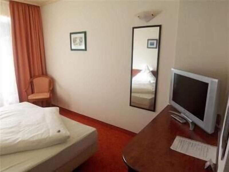 Hotel Alpha - Oda