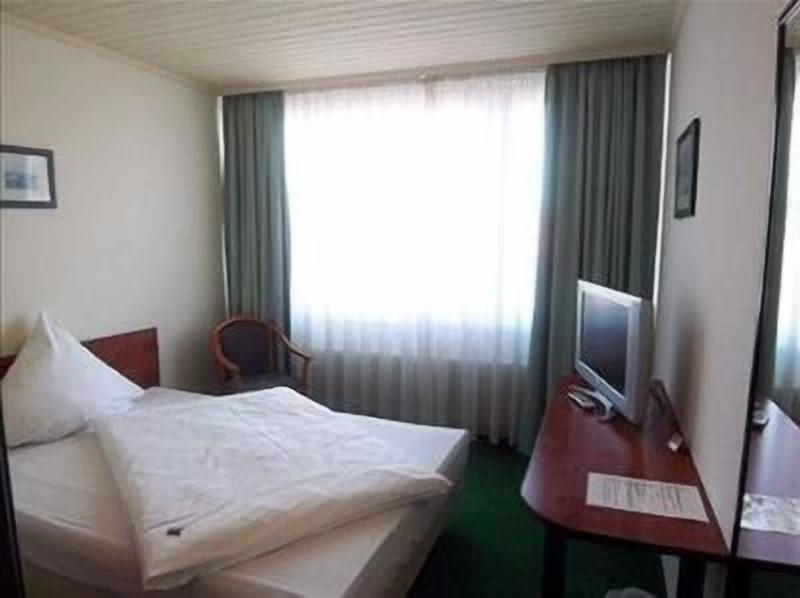 Hotel Alpha - Oda