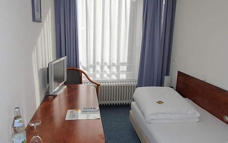 Hotel Alpha - Oda