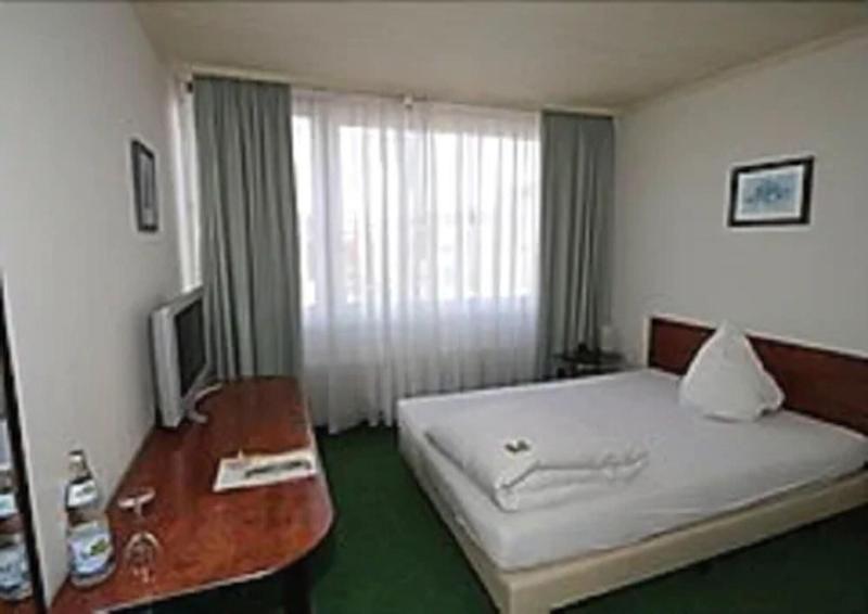 Hotel Alpha - Oda