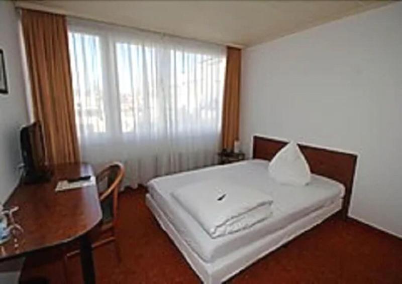 Hotel Alpha - Oda